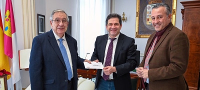 Trabajadores de la Diputación Apoyan al Banco de Alimentos con Donaciones en la Comida de Navidad