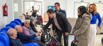 Valverde Destina 500.000 Euros en Ayudas a Residencias Municipales para Mayores Durante Visita al Centro Virgen del Rosario de Porzuna