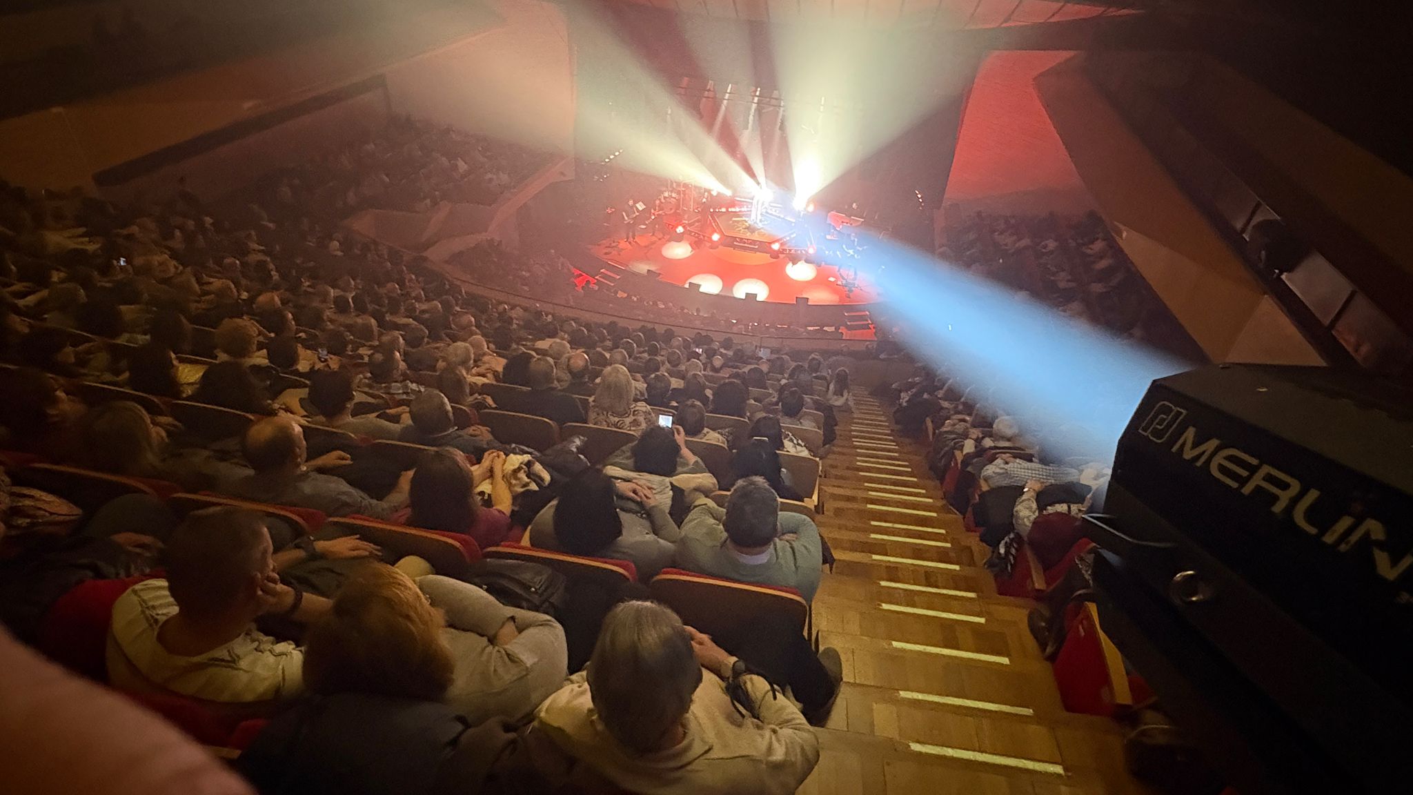 Pastora Soler deslumbra en Puertollano celebrando tres décadas de éxito musical con un concierto conmovedor 3