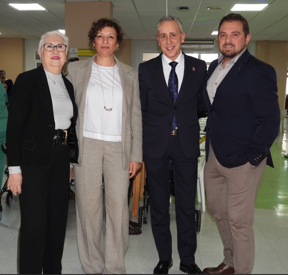 Celebración Centenaria: El Alcalde y Concejalía Honran a Francisca Rodríguez en su 100º Cumpleaños 4 Celebración Centenaria: El Alcalde y Concejalía Honran a Francisca Rodríguez en su 100º Cumpleaños 4