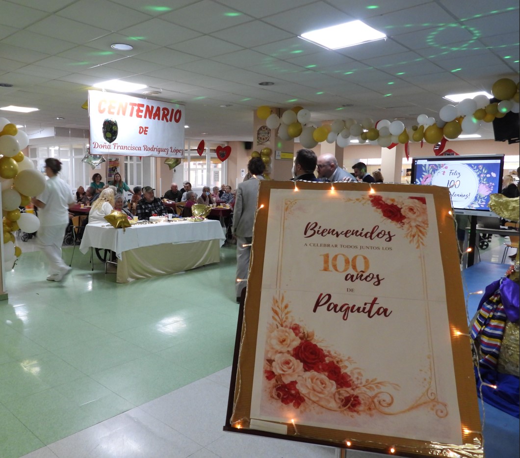 Celebración Centenaria: El Alcalde y Concejalía Honran a Francisca Rodríguez en su 100º Cumpleaños 5 Celebración Centenaria: El Alcalde y Concejalía Honran a Francisca Rodríguez en su 100º Cumpleaños 5