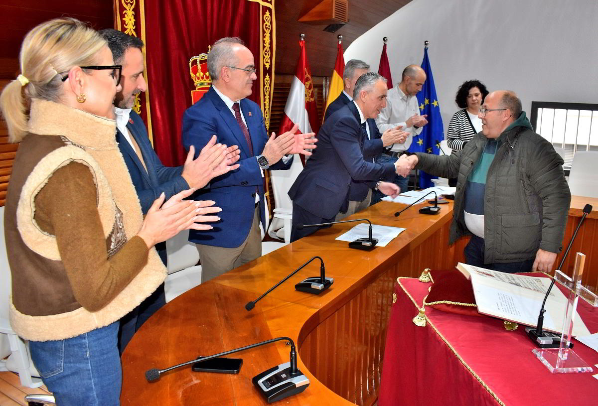 Incorporación de Quince Nuevos Funcionarios al Equipo Municipal 1 Incorporación de Quince Nuevos Funcionarios al Equipo Municipal 1