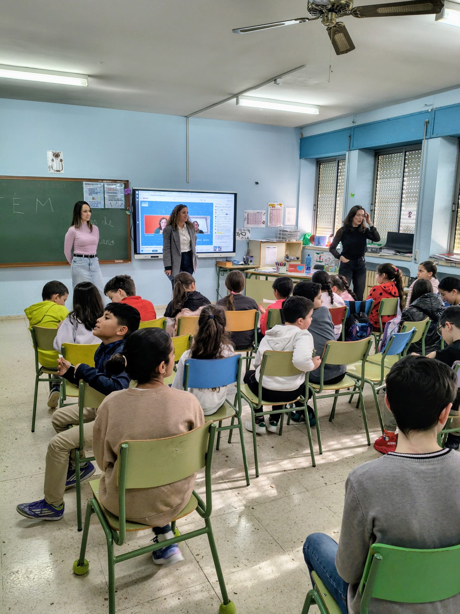 Inspirando Futuras Científicas: CEIP Mireia Belmonte Conmemora el Día de la Mujer y la Niña en la Ciencia en Puertollano 2