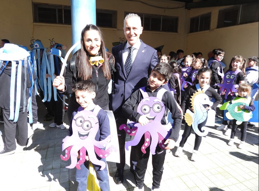 Celebración del Carnaval Marino en el Colegio Público Giner de los Ríos con la Activa Participación de Profesores y sus 118 Estudiantes 2 Celebración del Carnaval Marino en el Colegio Público Giner de los Ríos con la Activa Participación de Profesores y sus 118 Estudiantes 2