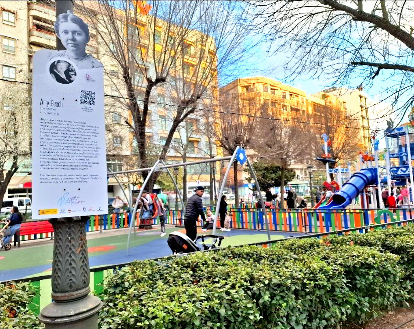 Iluminando Talentos Ocultos: La Exposición 'Mujeres con Luz Propia' Resalta a Compositoras Clave en la Música Urbana 4