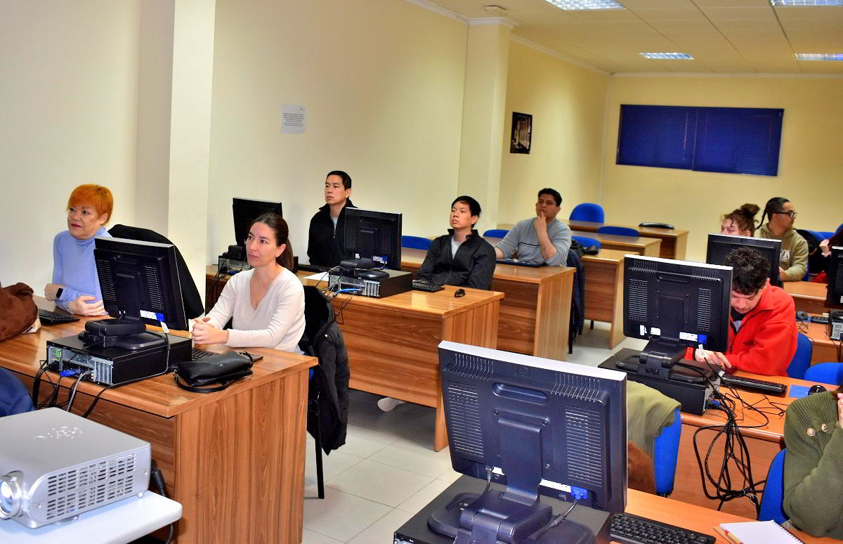 Emprendedores del futuro exploran la creación de contenidos asistida por Inteligencia Artificial 1