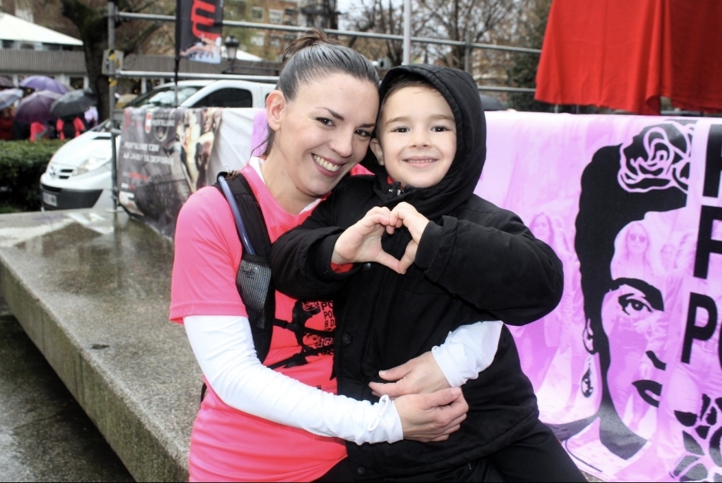 A pesar de la lluvia la carrera sigue adelante