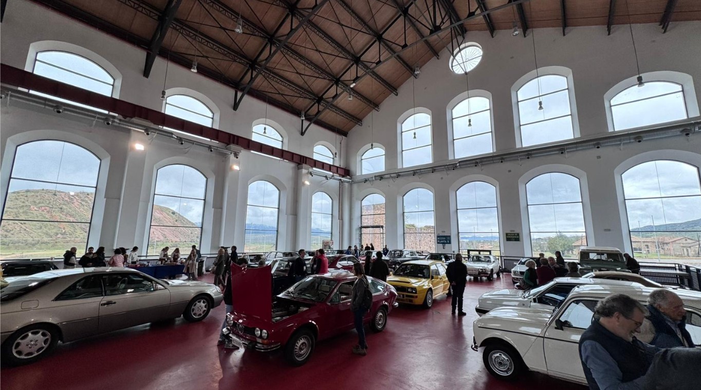 La ciudad de Puertollano celebra el II Rally de los Fúcares y es distinguida como "Ciudad Amiga del Vehículo Clásico 2