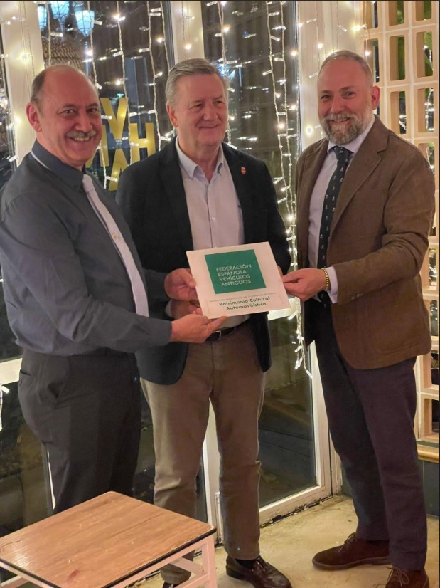 La ciudad de Puertollano celebra el II Rally de los Fúcares y es distinguida como "Ciudad Amiga del Vehículo Clásico 1