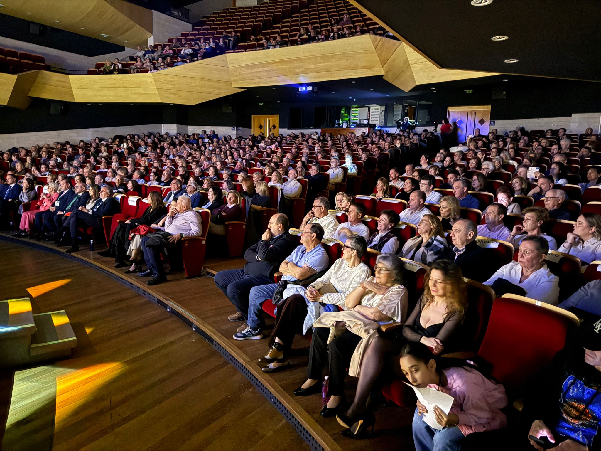 Una velada de Alegría y Solidaridad: La IV Gala Benéfica de Música y Humor Reúne a Más de 600 Asistentes en Apoyo a la Lucha Contra el Cáncer 2