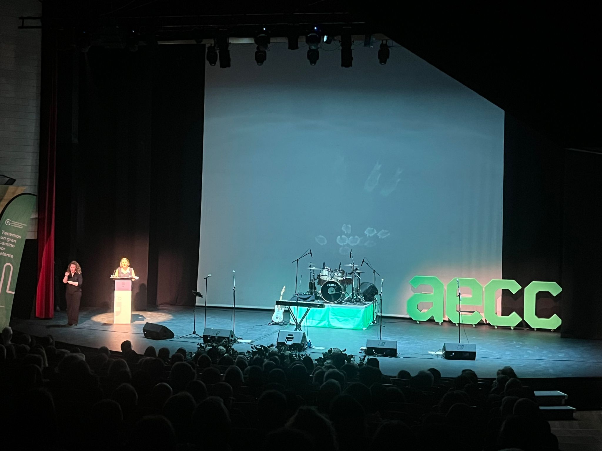 Una velada de Alegría y Solidaridad: La IV Gala Benéfica de Música y Humor Reúne a Más de 600 Asistentes en Apoyo a la Lucha Contra el Cáncer 3