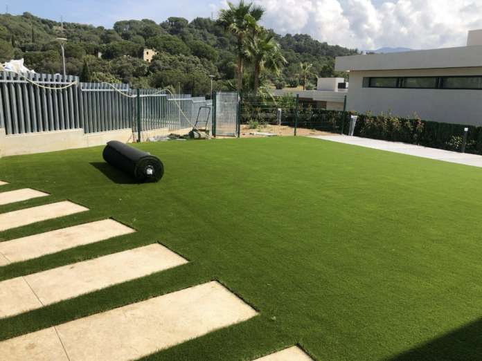 Puntal destaca el auge de la instalación de césped artificial como uno de los servicios con mayor demanda