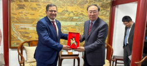 Liderazgo del Presidente de la Diputación en Misión Comercial en China con Alcaldes del PP de Ciudad Real