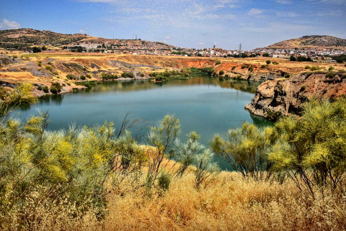 Puertollano a Través del Lente: Pilar García Manzanares Captura la Huella del Carbonífero 12