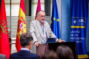 Carlos Molina asume la presidencia del Consejo Autonómico de Colegios de Médicos de Castilla-La Mancha