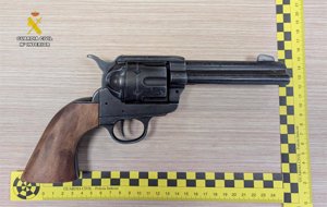 Detenido en Caudete un varón con antecedentes por delitos violentos por amenazar a una vecina con un arma