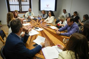 Equipo de Gobierno toledano desmiente que en Toledo haya "invasión turística" y la oposición le acusa de ocultar datos