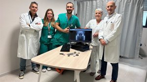El hospital de Toledo realiza por primera vez una cirugía de prótesis bilateral en una única intervención