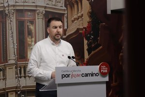 PSOE C-LM arremete contra el PP de Núñez por "refrendar" el pacto en Extremadura y la "prioridad nacional"