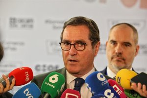 Garamendi celebra el rechazo al decreto de vivienda y evita valorar la posición del PNV: "Nosotros hablamos de economía"