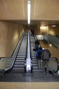 Heridas tres personas al caer por las escaleras mecánicas del remonte de Safont en Toledo
