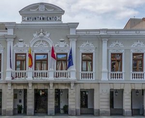 Morejón (Vox) se pasa la ZBE de Guadalajara "por el forro de lo que rima con emisiones" y Alguacil evita confrontación