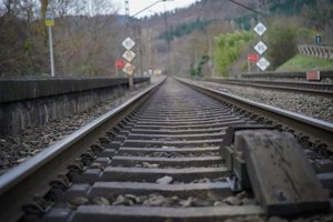Muere un trabajador arrollado por un tren mientras trabajaba en mantenimiento de vías en Socuéllamos