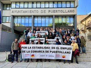 Trabajadores de Repsol trasladan a Puertollano su preocupación por la "merma" de puestos de trabajo en el complejo