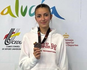 Una estudiante de la UCLM logra el bronce en el Campeonato de España Universitario de esgrima