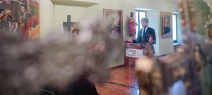 VÍDEO: Urtasun felicita y desea suerte a Almodóvar, Sorogoyen y Los Javis, que competirán por Palma de Oro en Cannes