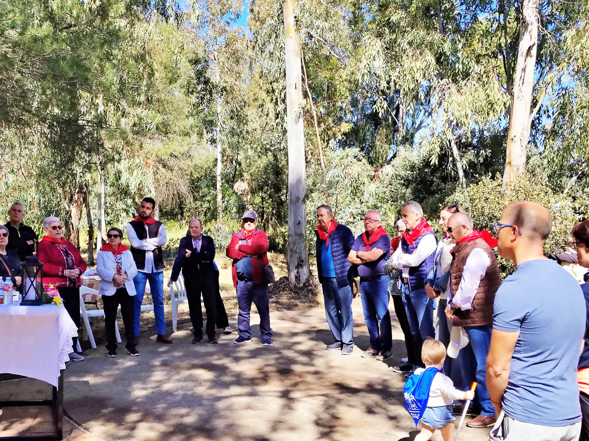 El Villar honra a San Isidro con una alegre romería a pie en la Dehesa Boyal 3