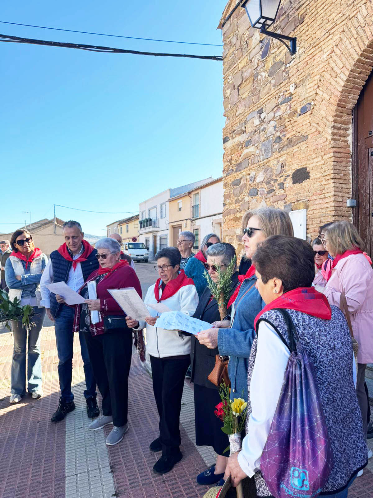 El Villar honra a San Isidro con una alegre romería a pie en la Dehesa Boyal 4