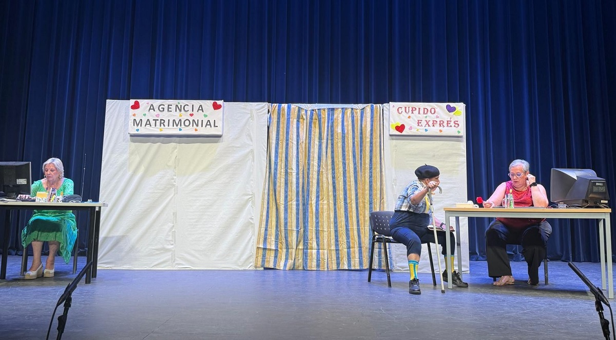 Fiesta de Talentos: Las Barriadas Constitución, El Poblado y Libertad Celebran el Fin del Curso de Educación de Adultos con una Muestra Teatral 6 Fiesta de Talentos: Las Barriadas Constitución, El Poblado y Libertad Celebran el Fin del Curso de Educación de Adultos con una Muestra Teatral 6