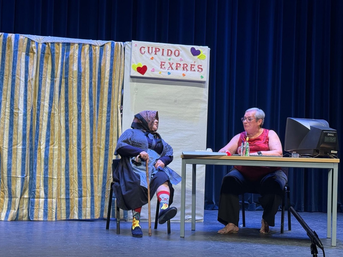 Fiesta de Talentos: Las Barriadas Constitución, El Poblado y Libertad Celebran el Fin del Curso de Educación de Adultos con una Muestra Teatral 5 Fiesta de Talentos: Las Barriadas Constitución, El Poblado y Libertad Celebran el Fin del Curso de Educación de Adultos con una Muestra Teatral 5