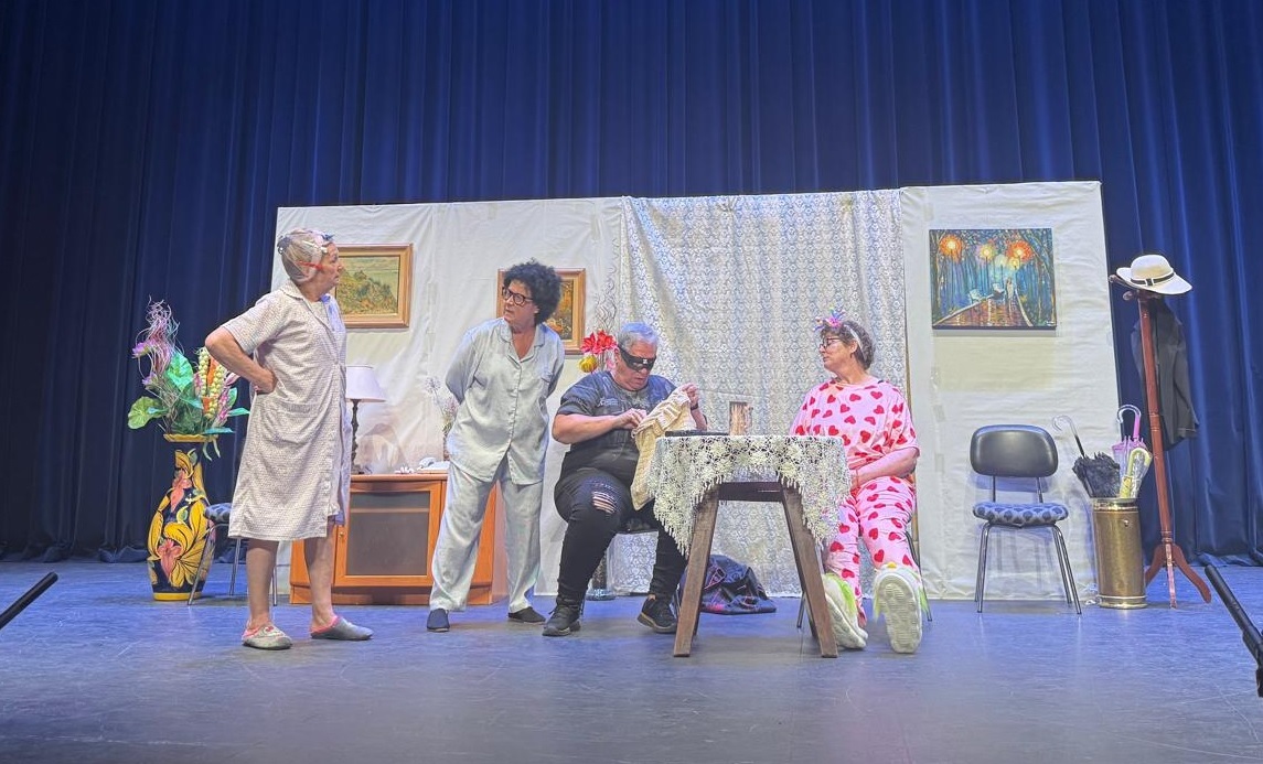 Fiesta de Talentos: Las Barriadas Constitución, El Poblado y Libertad Celebran el Fin del Curso de Educación de Adultos con una Muestra Teatral 8 Fiesta de Talentos: Las Barriadas Constitución, El Poblado y Libertad Celebran el Fin del Curso de Educación de Adultos con una Muestra Teatral 8