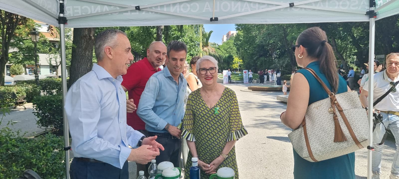 El Ayuntamiento de Puertollano dona 2.000 euros a la AECC en apoyo a la lucha contra el cáncer 1 El Ayuntamiento de Puertollano dona 2.000 euros a la AECC en apoyo a la lucha contra el cáncer 1