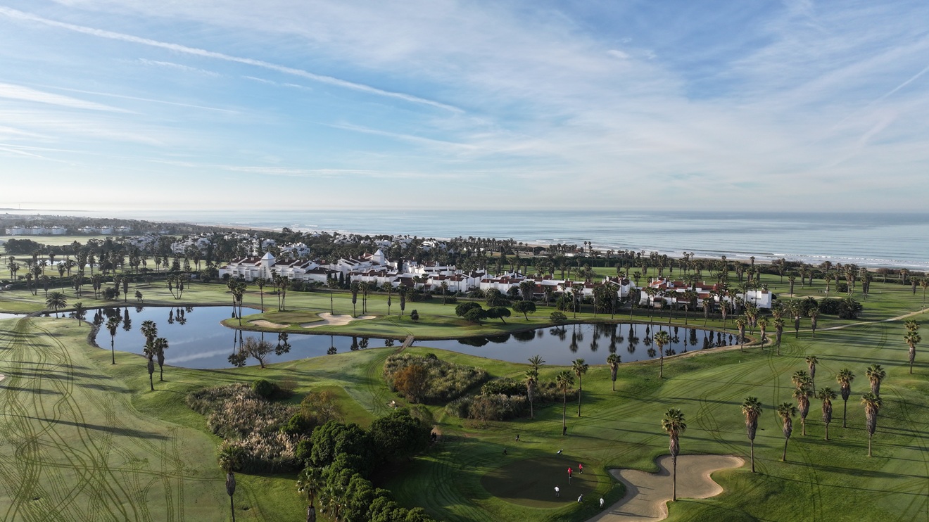 Campo de golf Costa Ballena en Cádiz durante una competición