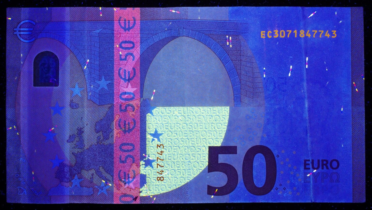 Los billetes falsos de 50 euros siguen circulando: así puedes detectarlos 2