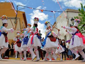 Belinchón ultima la celebración de los 330 años de su Cristo Arrodillado y pone a punto a sus danzantes