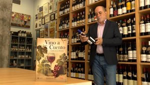 Carlos de la Morena presenta 'Vino a cuento', una oda sobre cómo coser la pasión por el vino a base de relatos cortos
