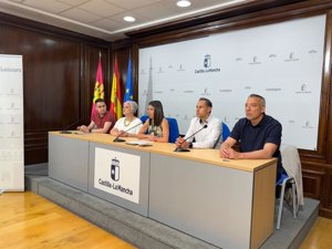Castilla-La Mancha destina 5,3 millones a la ayuda a domicilio en Guadalajara y afea a la capital no pedir más horas