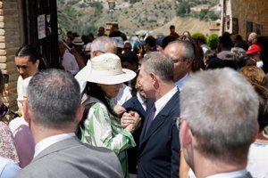 Cientos de personas disfrutan de la Romería del Valle en Toledo en el 400 aniverario de su hermandad