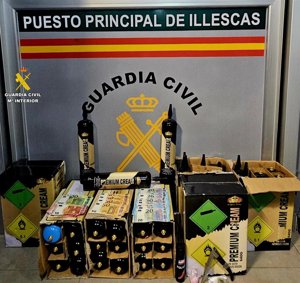 Detenido un hombre en un local de Yuncos por comercializar con 'Gas de la Risa'