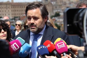 El presidente del PP de C-LM apuesta por bajar impuestos para garantizar que trabajar "merezca la pena"