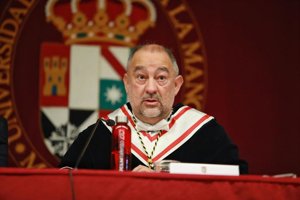 El rector de la Universidad de Castilla-La Mancha, único candidato a presidir la CRUE en las elecciones del 19 de mayo