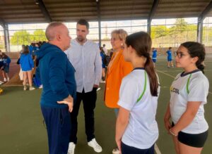 Alumnos participando en las I Olimpiadas Escolares de Ciudad Real en el Polideportivo Rey Juan Carlos