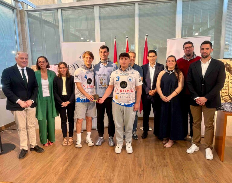 Recepción oficial en el Ayuntamiento de Ciudad Real a los equipos juveniles de balonmano
