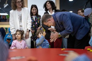 García-Page inaugura la Escuela Infantil 'Primeros Pasos' de Mira (Cuenca) con capacidad para 20 plazas
