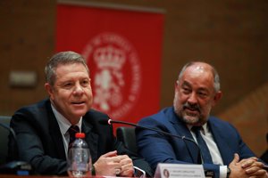 García-Page ve posible renovar este año el contrato-programa de la UCLM, que irá "a más" en formación e investigación