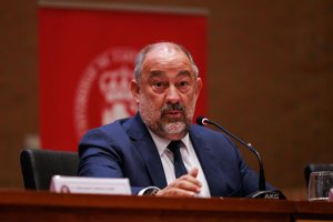 Garde (UCLM) afronta su candidatura a presidir la CRUE "con la misión casi única" de defender la universidad pública